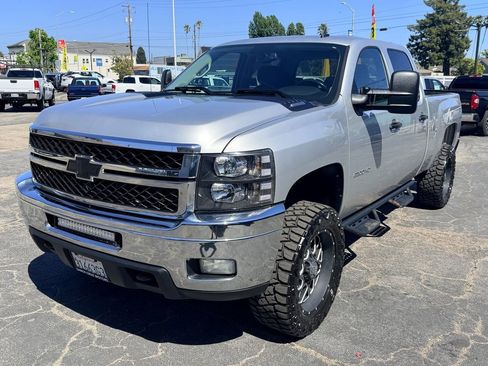 Used 2011 Chevrolet Silverado 2500 LT w/ Interior Plus Package AWD/4WD image 3