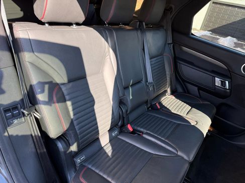 Used 2018 Land Rover Discovery HSE Luxury image 8