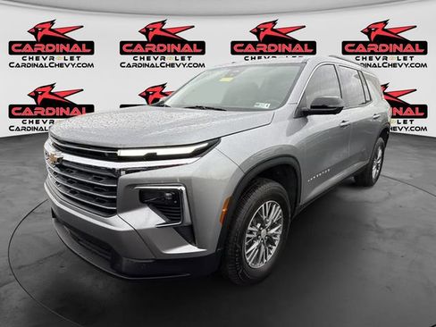 Used 2025 Chevrolet Traverse LT w/ Driver Confidence Package FWD image 10