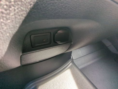 Used 2025 Mercedes-Benz Sprinter 2500 image 9