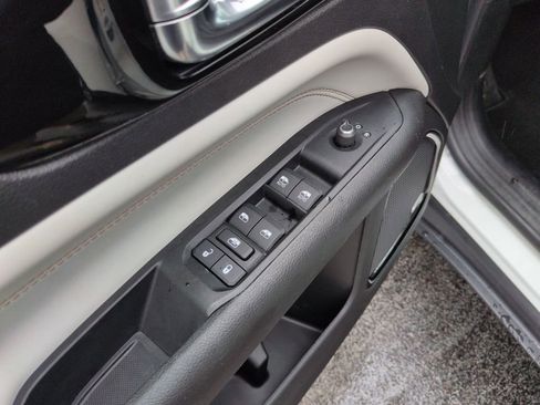 Used 2022 Jeep Compass Limited w/ Sun and Sound Group AWD/4WD image 11