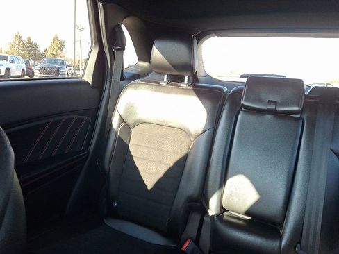 Used 2022 Ford Edge ST-Line w/ Class II Trailer Tow Package AWD/4WD image 19