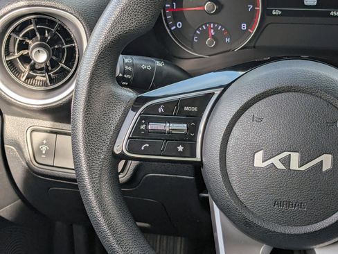 Certified 2022 Kia Forte Sedan image 17