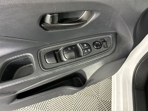 Used 2024 Nissan Versa S w/ S Plus Package image 20