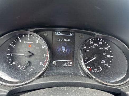 Used 2017 Nissan Rogue S image 6