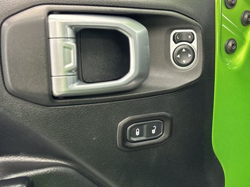 Used 2018 Jeep Wrangler Unlimited Sport S image 16