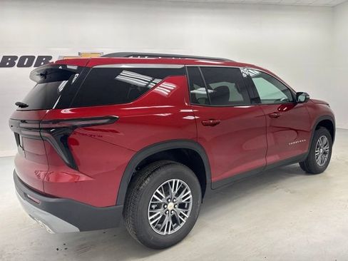 New 2026 Chevrolet Traverse LT w/ Driver Confidence Package FWD image 5