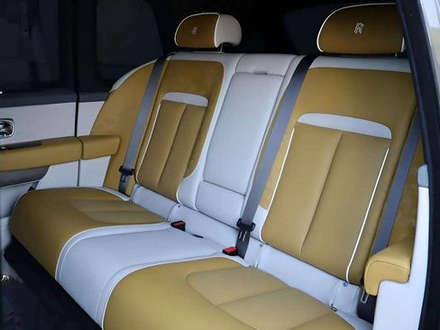 Used 2026 Rolls-Royce Cullinan AWD/4WD image 15