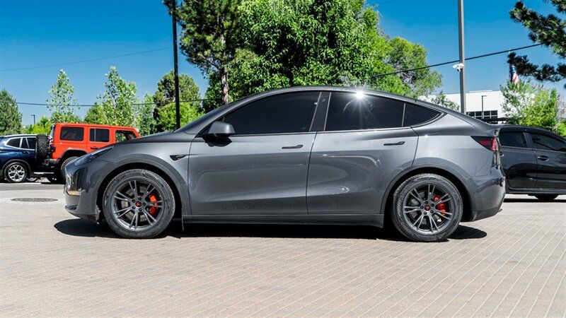Used 2022 Tesla Model Y Performance AWD/4WD image 3