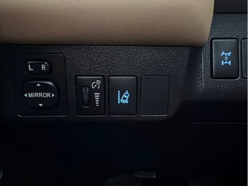 Used 2018 Toyota RAV4 XLE w/ Plus Extra Value Package AWD/4WD image 24