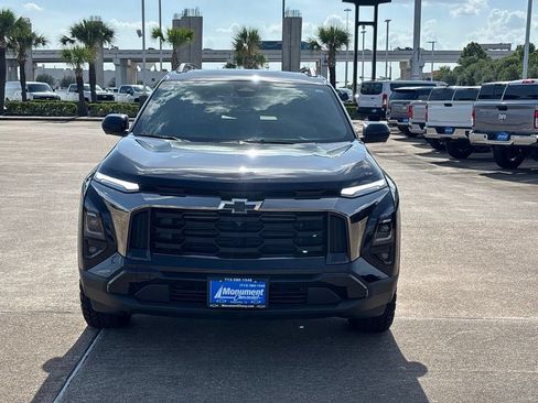 Used 2026 Chevrolet Equinox ACTIV w/ Convenience Package III FWD image 2