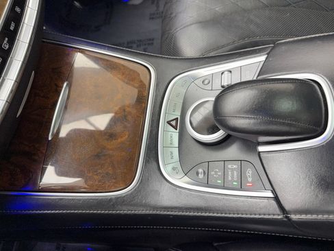 Used 2014 Mercedes-Benz S 550 Sedan w/ Sport Package image 29
