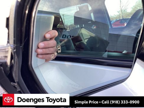 Used 2024 Toyota Sequoia Platinum image 33