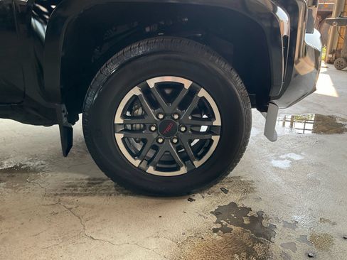 Used 2024 Toyota Tacoma TRD Sport w/ TRD Sport Premium Package AWD/4WD image 17
