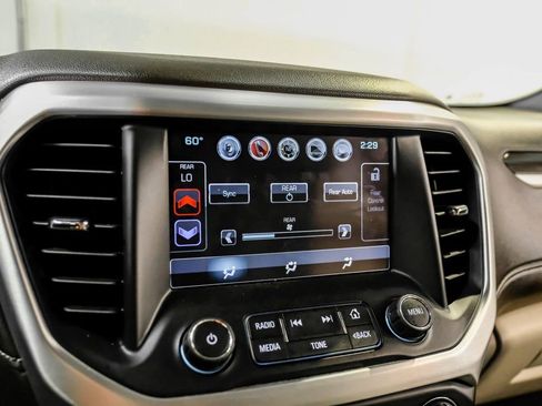 Used 2019 GMC Acadia SLT image 32