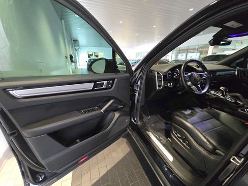 Used 2022 Porsche Cayenne Platinum Edition AWD/4WD image 21