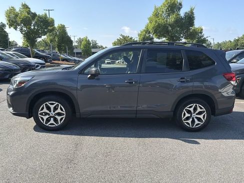 Used 2020 Subaru Forester Premium AWD/4WD image 7