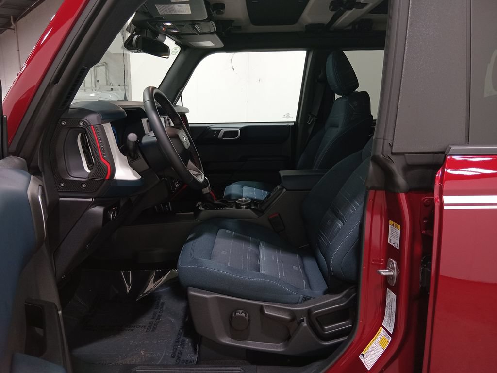 Certified 2025 Ford Bronco Heritage Edition AWD/4WD image 17