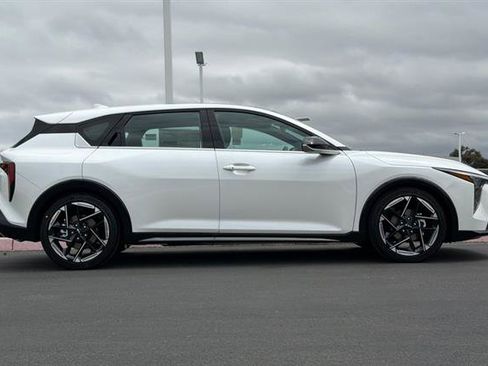 New 2026 Kia K4 GT-Line FWD image 3