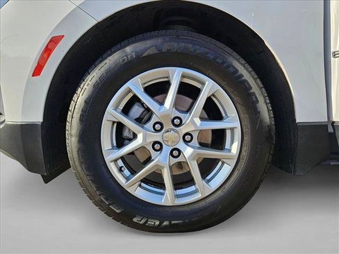 Used 2022 Chevrolet Equinox LT FWD image 23