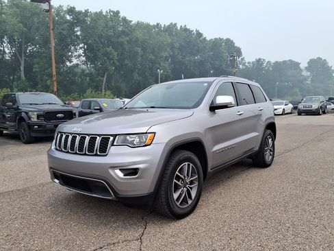 Used 2020 Jeep Grand Cherokee Limited AWD/4WD image 3