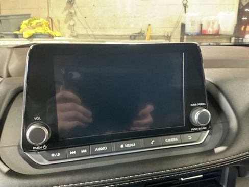 Used 2023 Nissan Rogue SV image 20