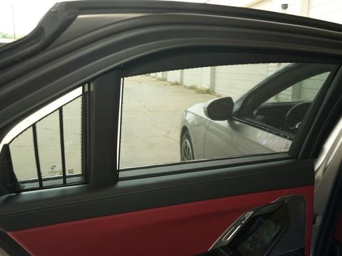 Used 2025 BMW 740i image 17