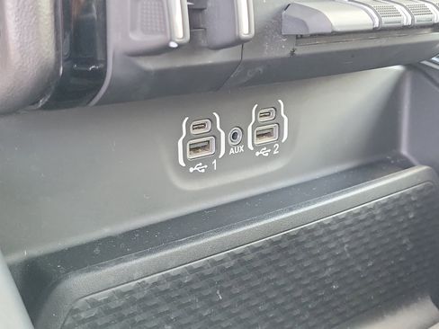 Used 2023 RAM 1500 Laramie AWD/4WD image 28