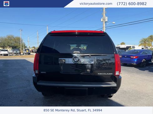 Used 2010 Cadillac Escalade Luxury image 4