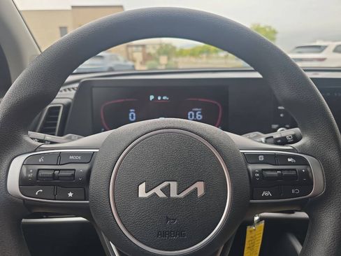 Used 2023 Kia Sportage LX AWD/4WD image 35