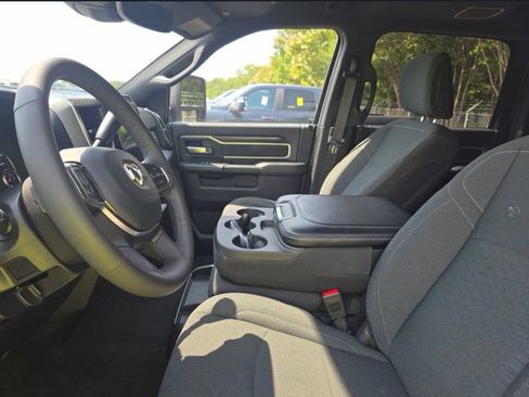 Used 2026 RAM 2500 Big Horn AWD/4WD image 3