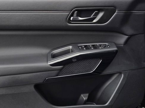 New 2026 Nissan Pathfinder SV image 17