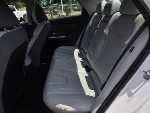 Used 2025 Hyundai Elantra Limited FWD image 20