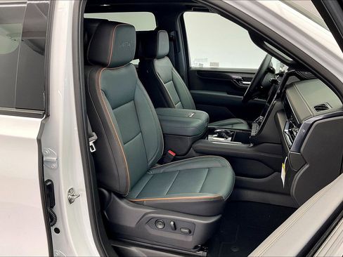 New 2026 GMC Yukon XL AT4 w/ AT4 Premium Plus Package image 9