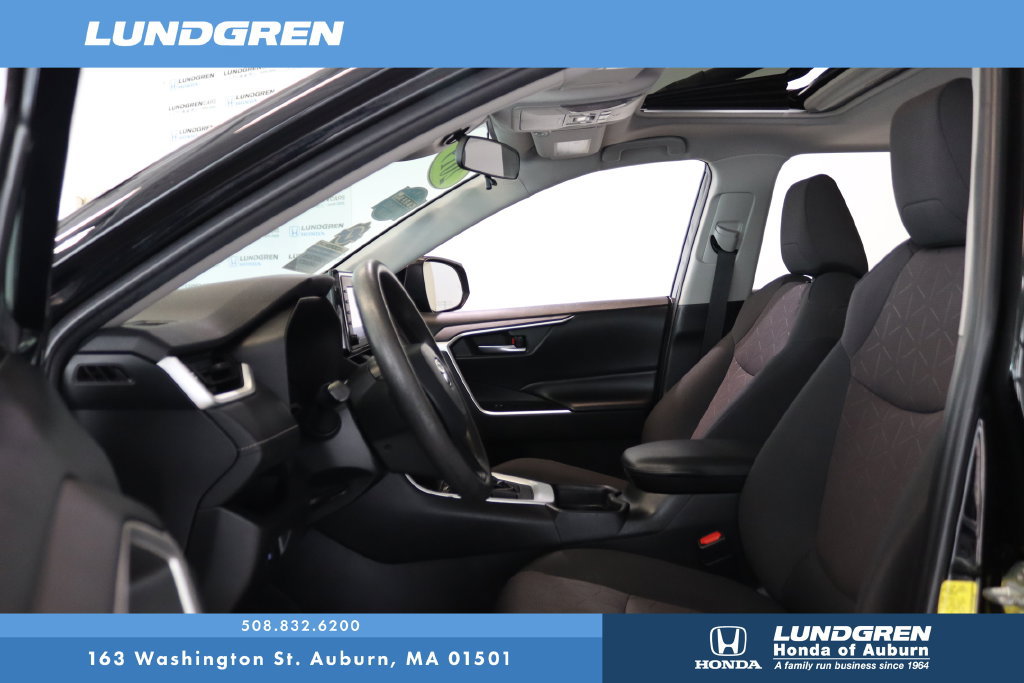 Used 2019 Toyota RAV4 XLE AWD/4WD image 10