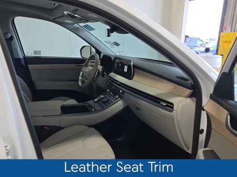 Used 2024 Hyundai Palisade Limited AWD/4WD image 13