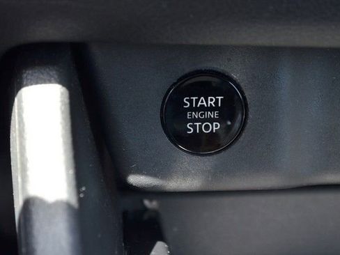 Used 2024 Nissan Rogue SV AWD/4WD image 27