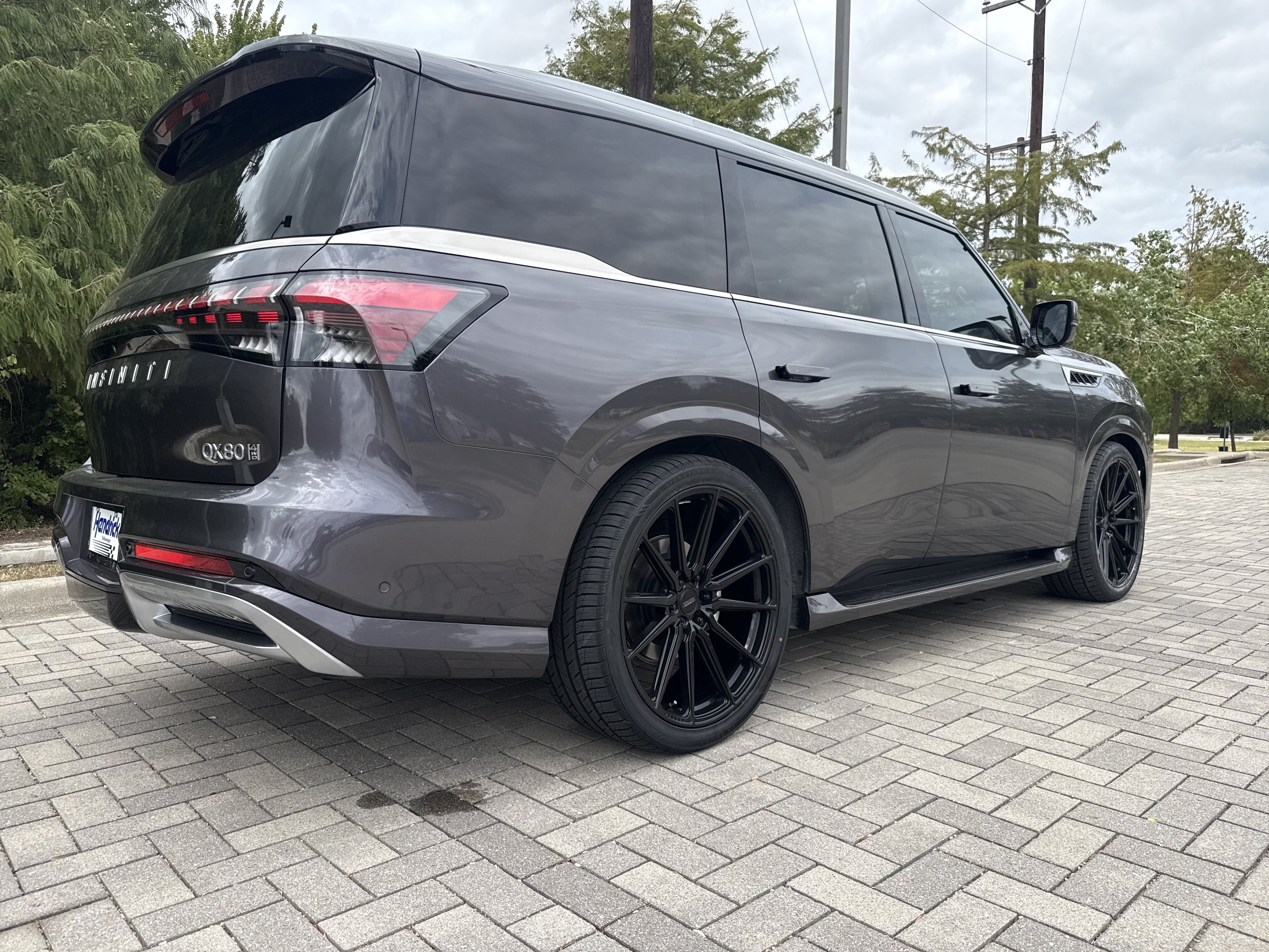 Used 2025 INFINITI QX80 Luxe w/ Cargo Package AWD/4WD image 8