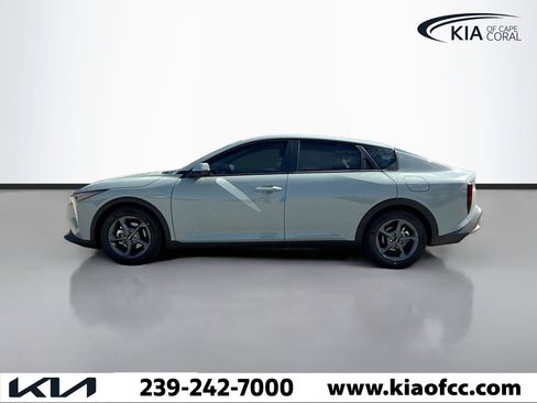 New 2026 Kia K4 LXS image 2