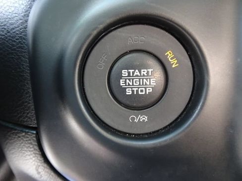 Used 2018 Jeep Wrangler Unlimited Sport S AWD/4WD image 24