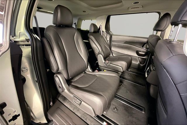 New 2027 Kia Carnival SX FWD image 11