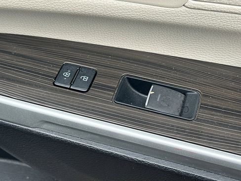 Used 2023 Toyota Sienna Platinum image 22