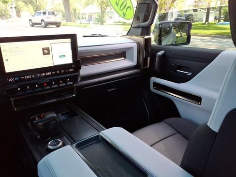 Used 2024 GMC Hummer EV 2X w/ Extreme Off-Road Package AWD/4WD image 23