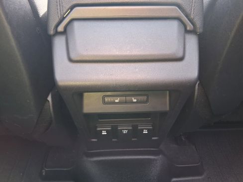 Used 2016 Land Rover Discovery Sport HSE image 18