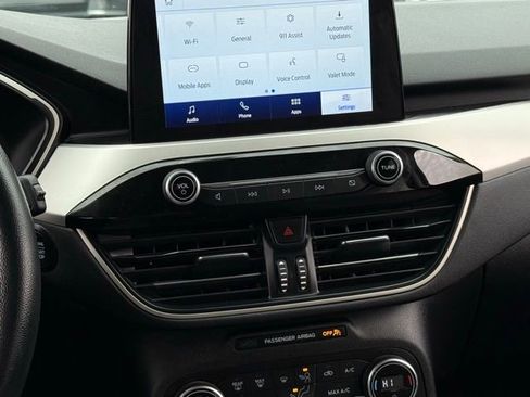 Certified 2020 Ford Escape SE image 27