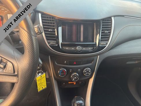 Used 2022 Chevrolet Trax LS w/ Tint and Cruise Package image 10
