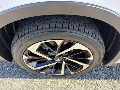New 2025 Mitsubishi Outlander SE AWD/4WD image 10