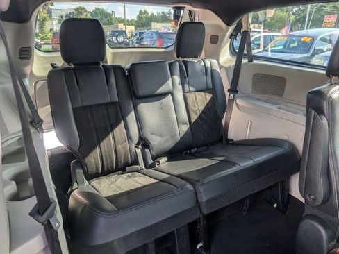 Used 2020 Dodge Grand Caravan SXT FWD image 13