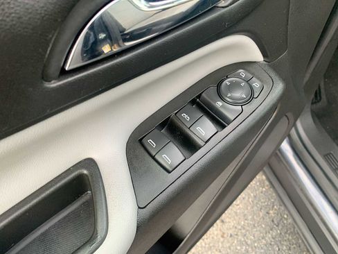 Certified 2022 Chevrolet Equinox LS image 22