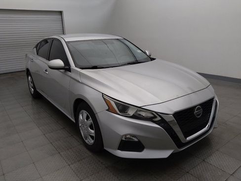Used 2020 Nissan Altima 2.5 S FWD image 13
